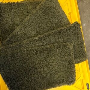 Apparis Olive Green Fleece Scarf